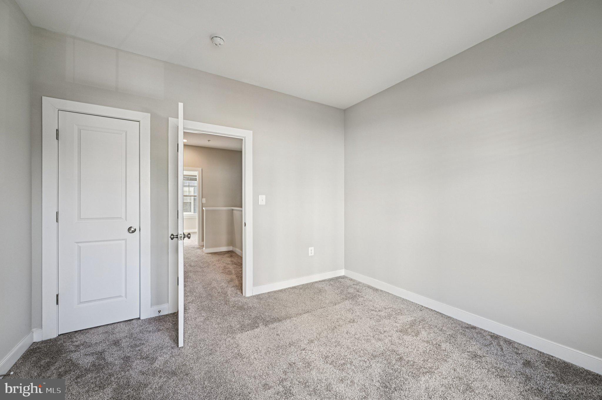 220 E PENNSYLVANIA AVENUE