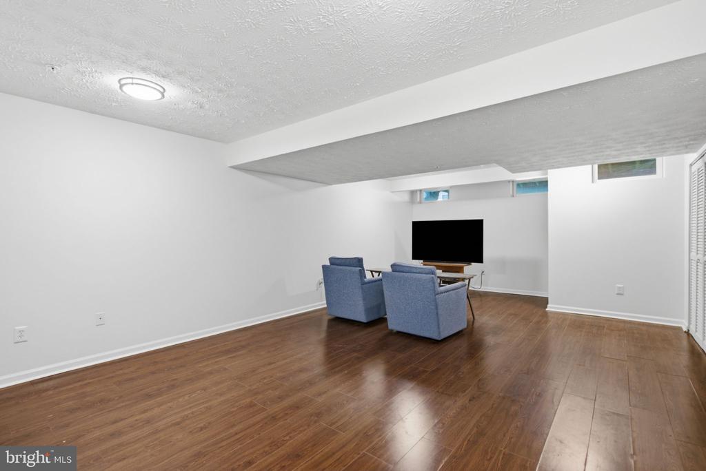 7518 STONES THROW COURT