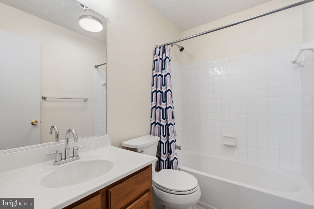 7518 STONES THROW COURT