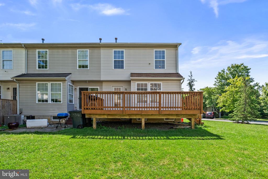 7518 STONES THROW COURT