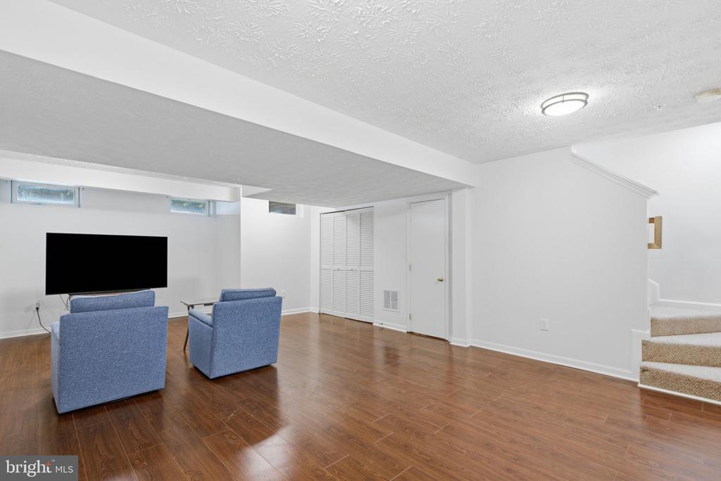 7518 STONES THROW COURT