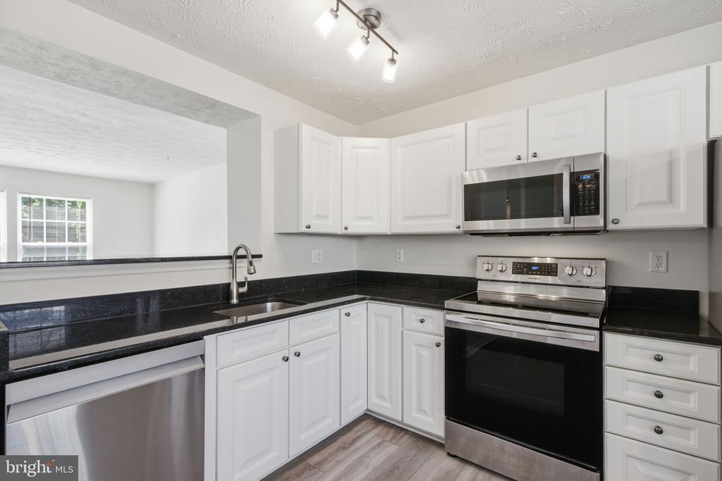 7518 STONES THROW COURT