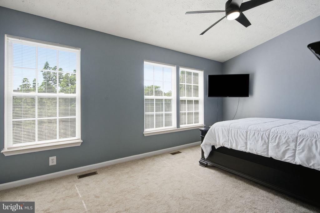 7518 STONES THROW COURT