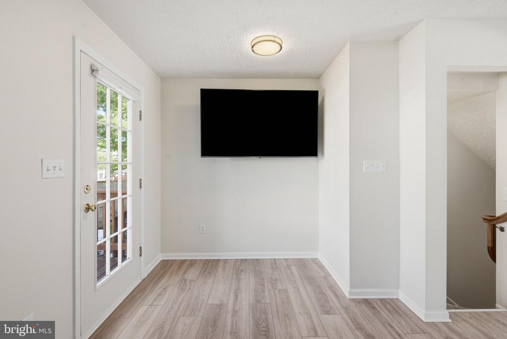 7518 STONES THROW COURT