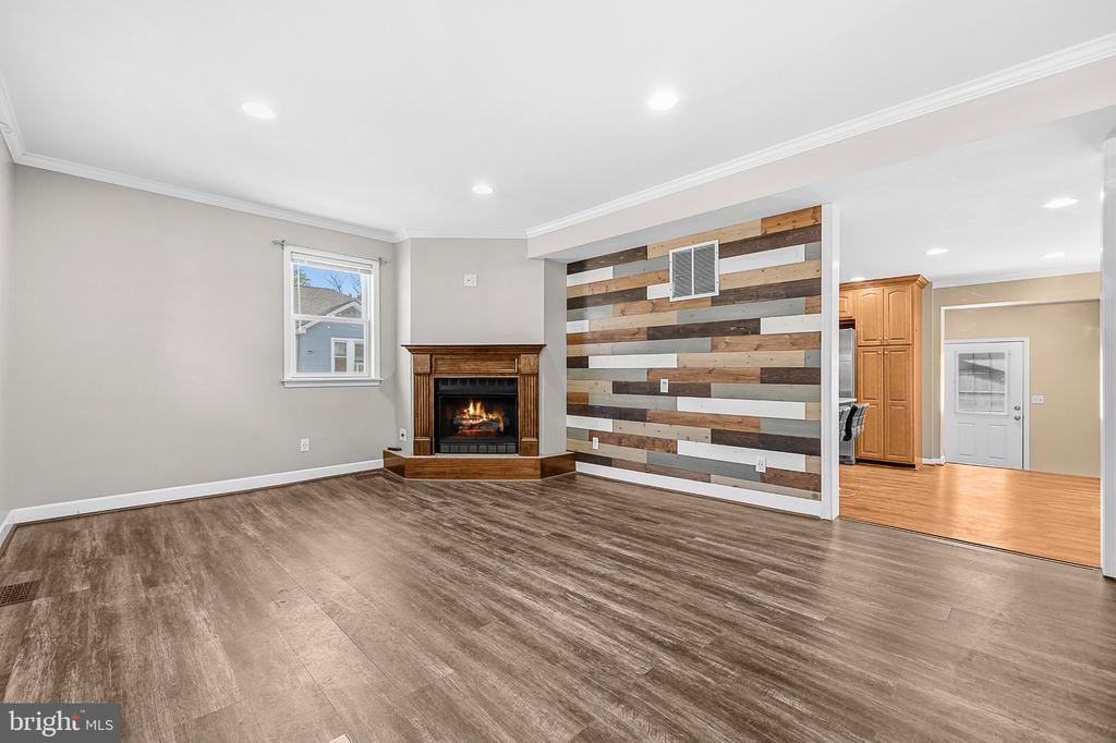 115 RIVERSIDE ROAD