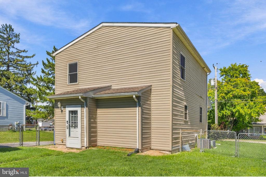 115 RIVERSIDE ROAD
