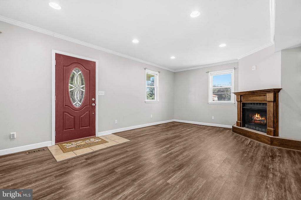 115 RIVERSIDE ROAD