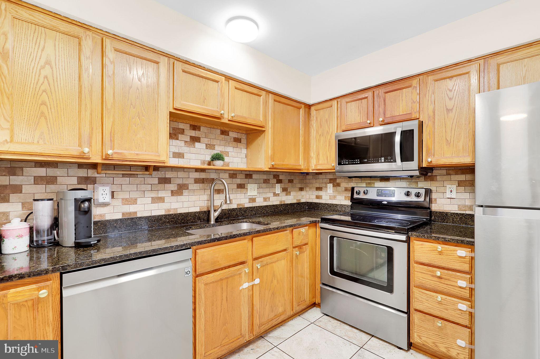 8713 Castlerock Ct