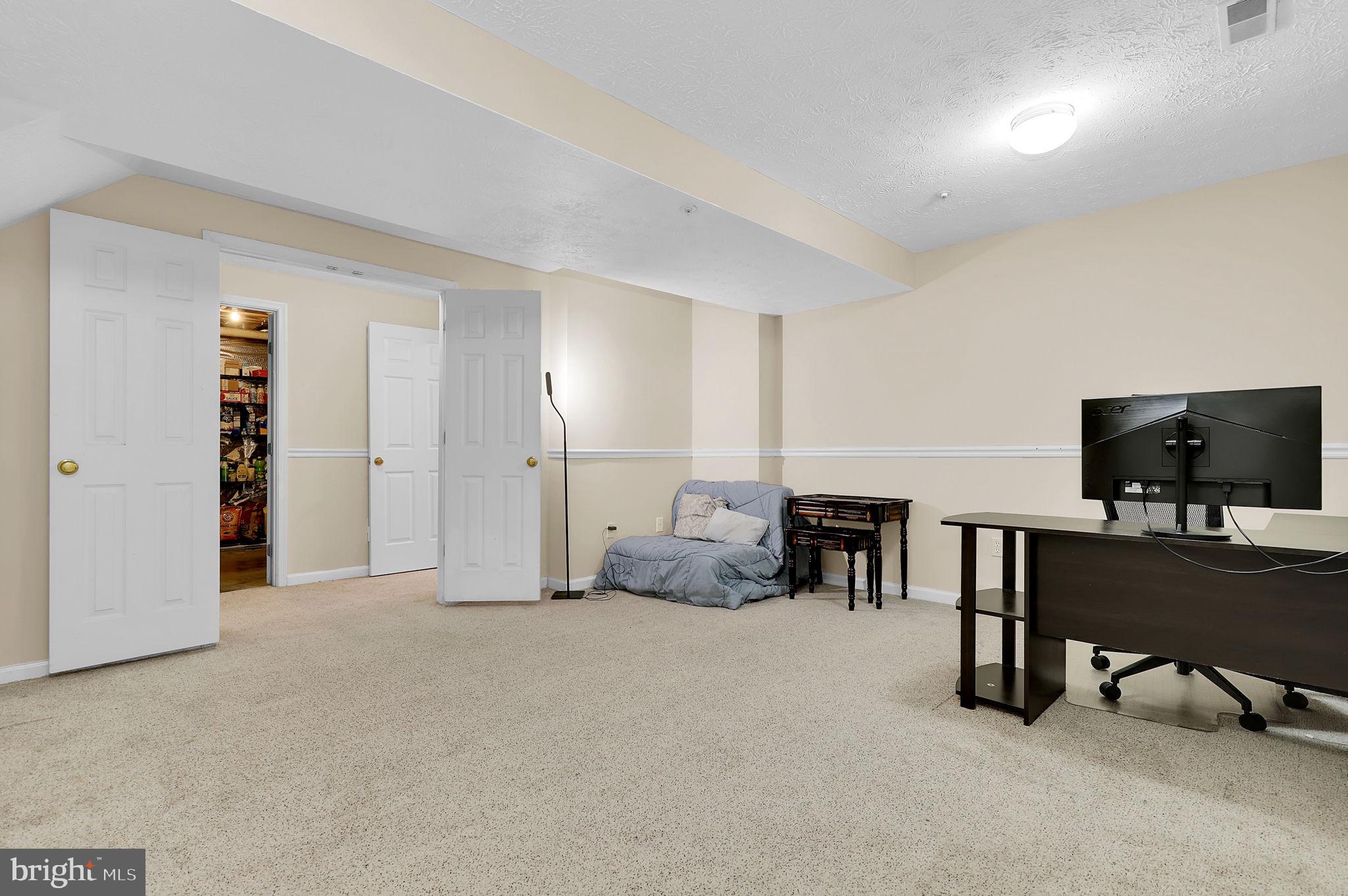 8713 Castlerock Ct