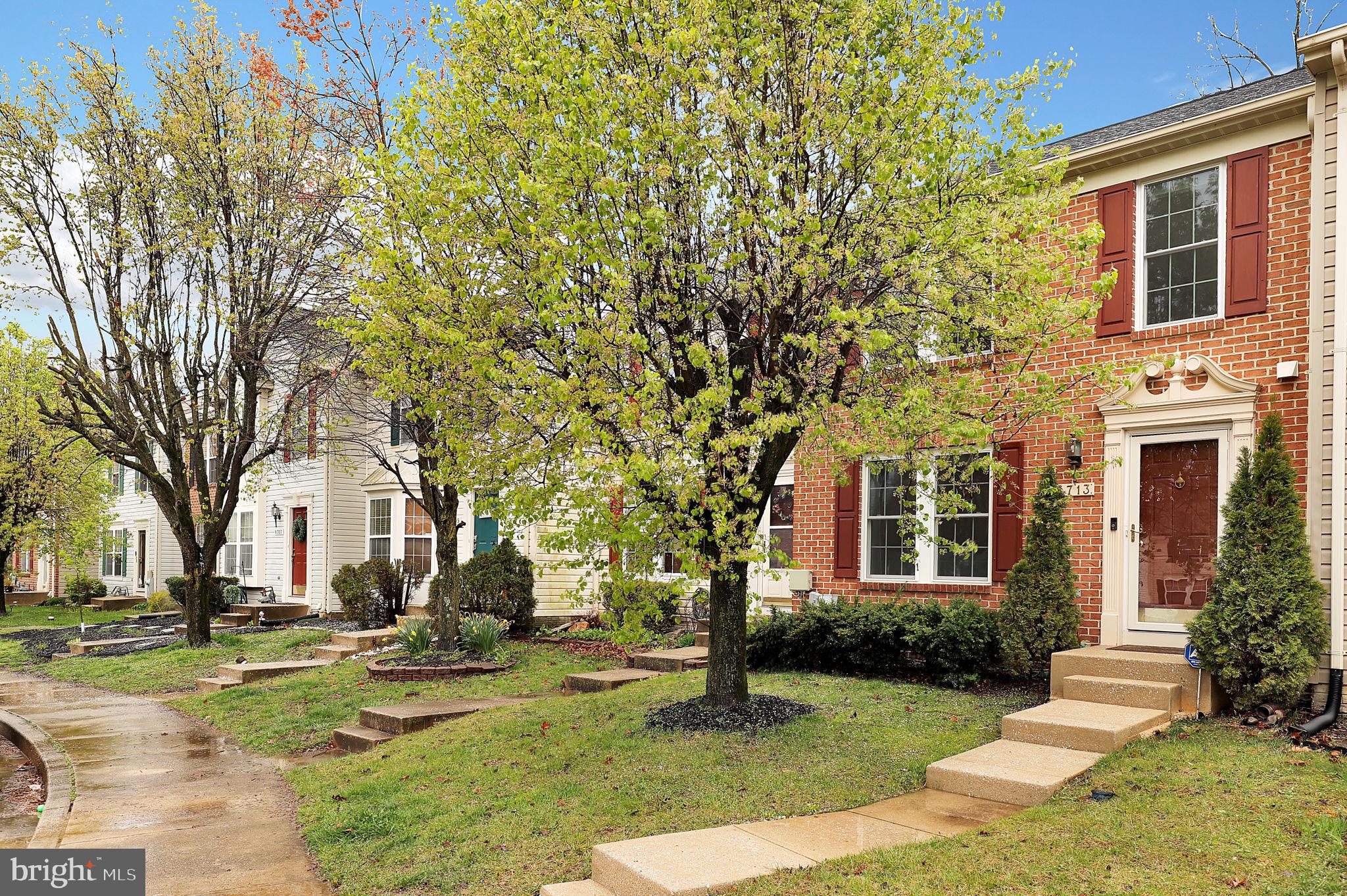8713 Castlerock Ct