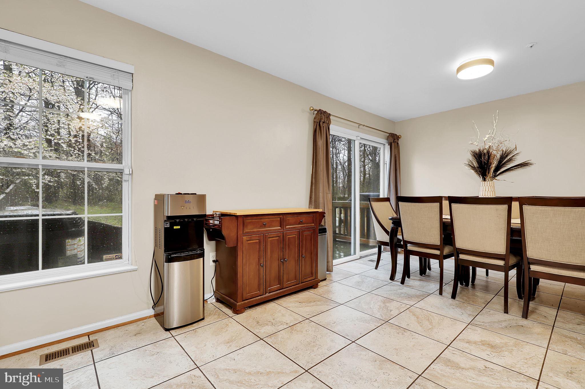8713 Castlerock Ct