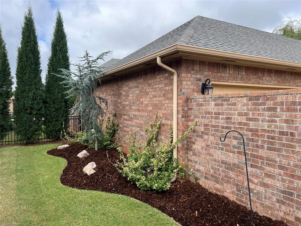 5507 NW 128th Street