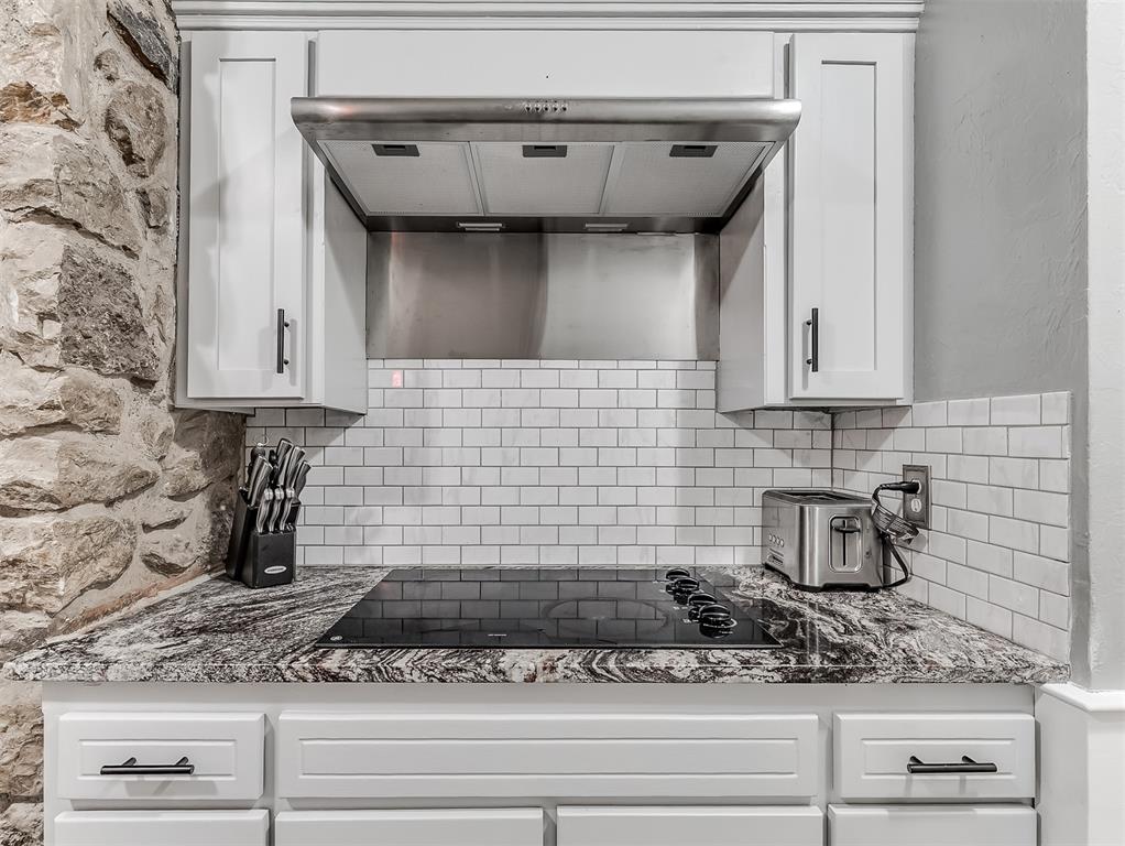 12208 Greenlawn Avenue