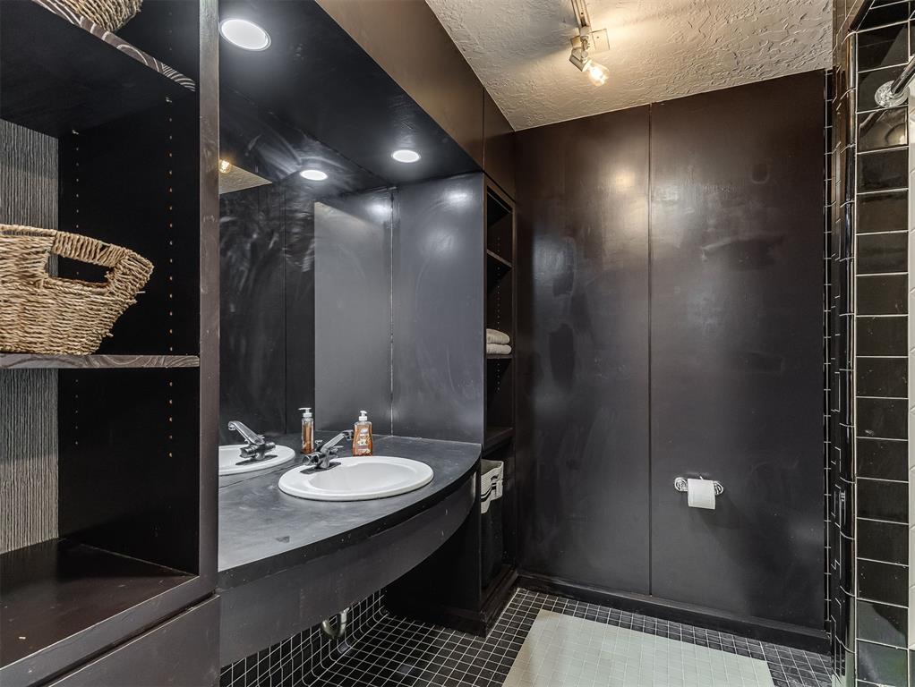 1520 N Hollywood Avenue