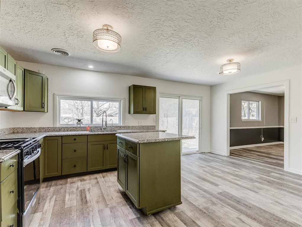 1520 N Hollywood Avenue