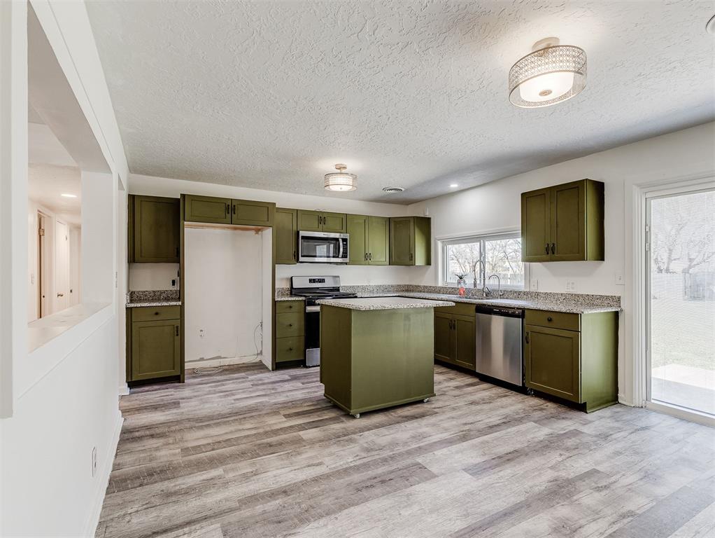 1520 N Hollywood Avenue