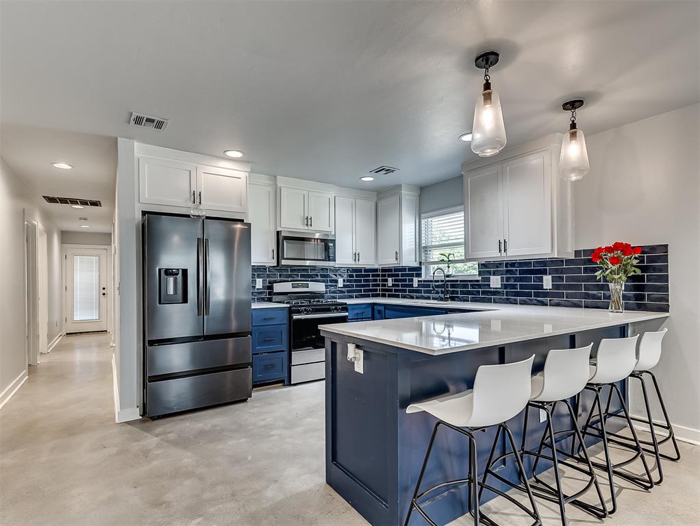 705 NE 38th Street