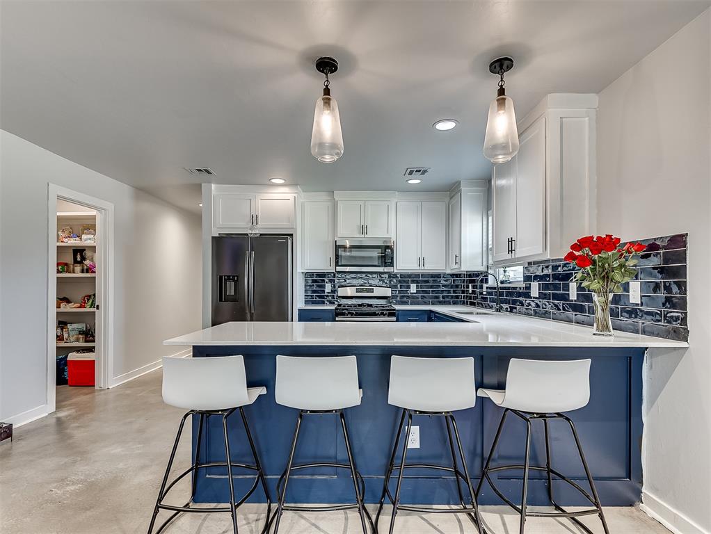 705 NE 38th Street