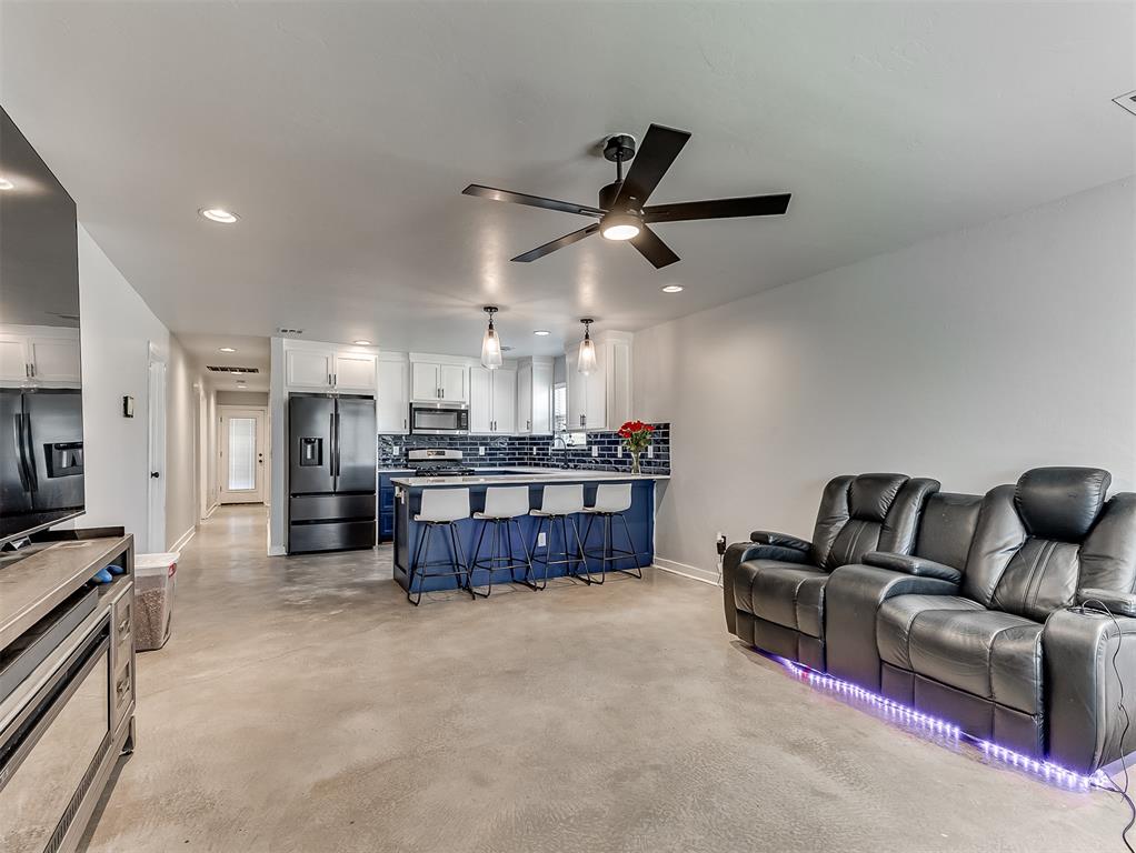 705 NE 38th Street