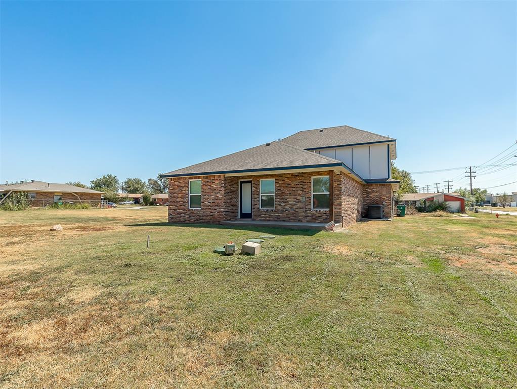 705 NE 38th Street
