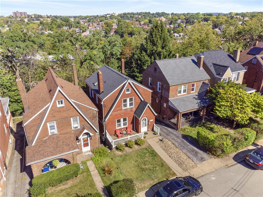 6439 Rosemoor