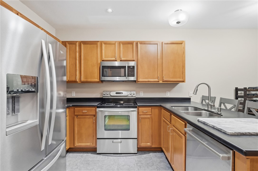 5570 CentreAvenue 400