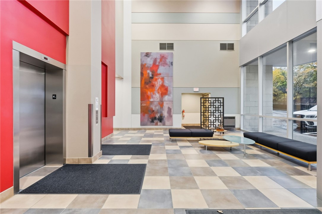 5570 CentreAvenue 400