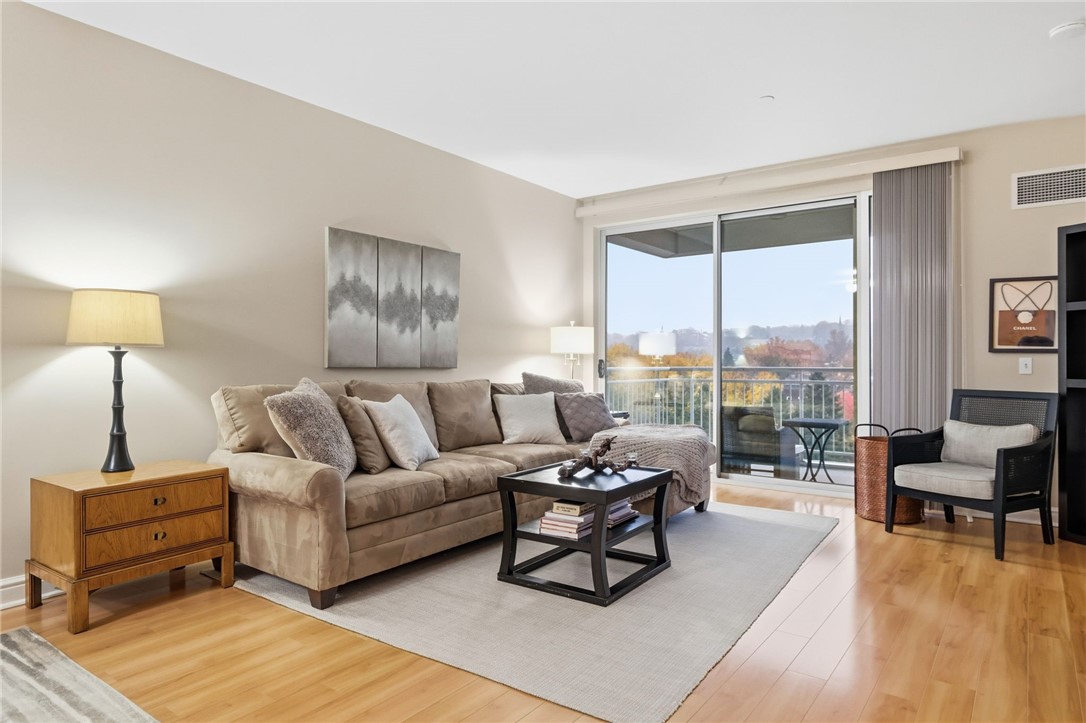 5570 CentreAvenue 400