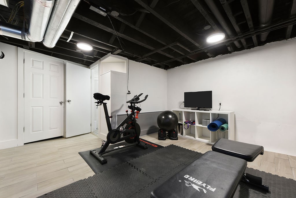 6906 Standish Street