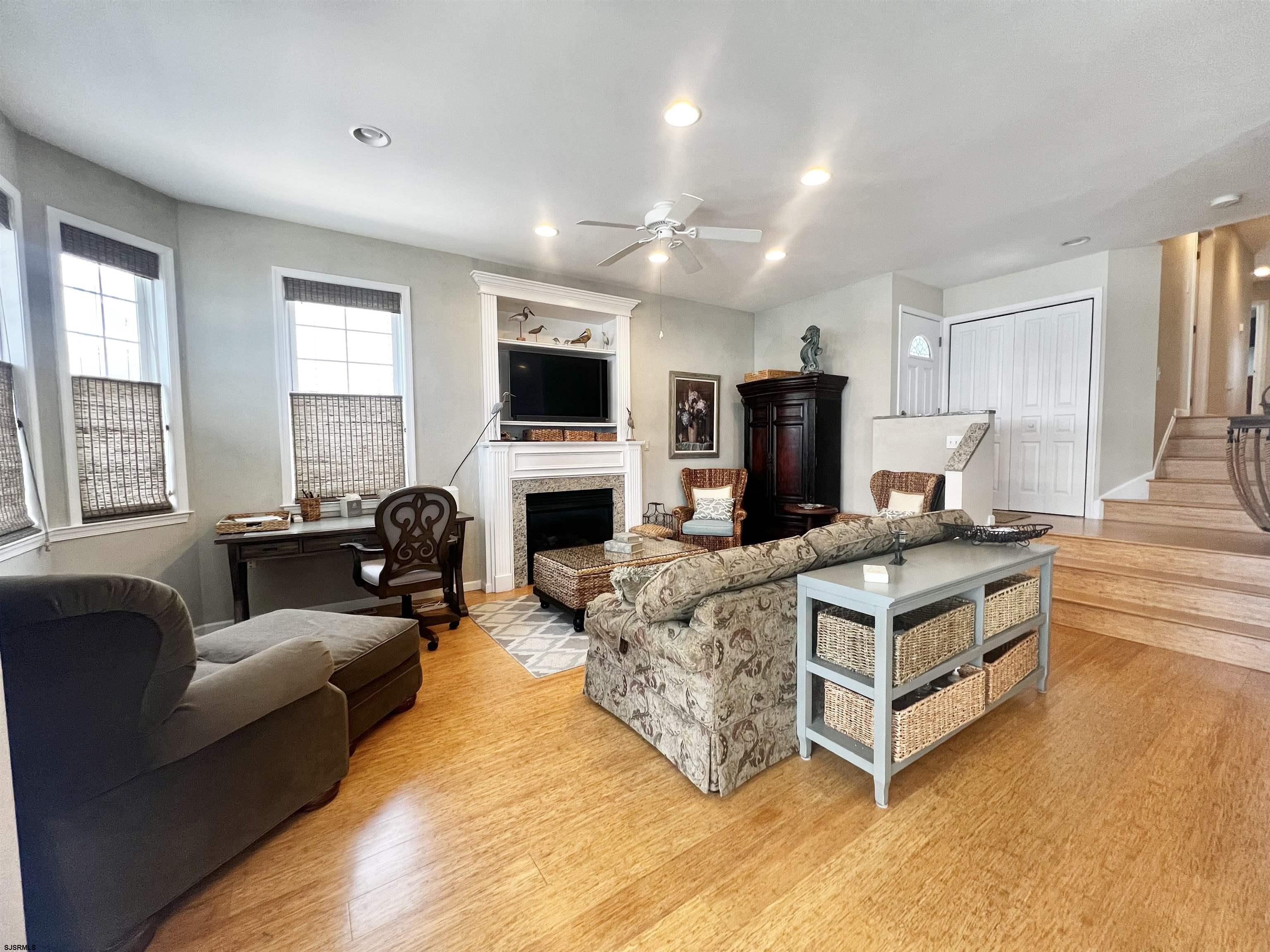 4221 Asbury Ave Unit: 1