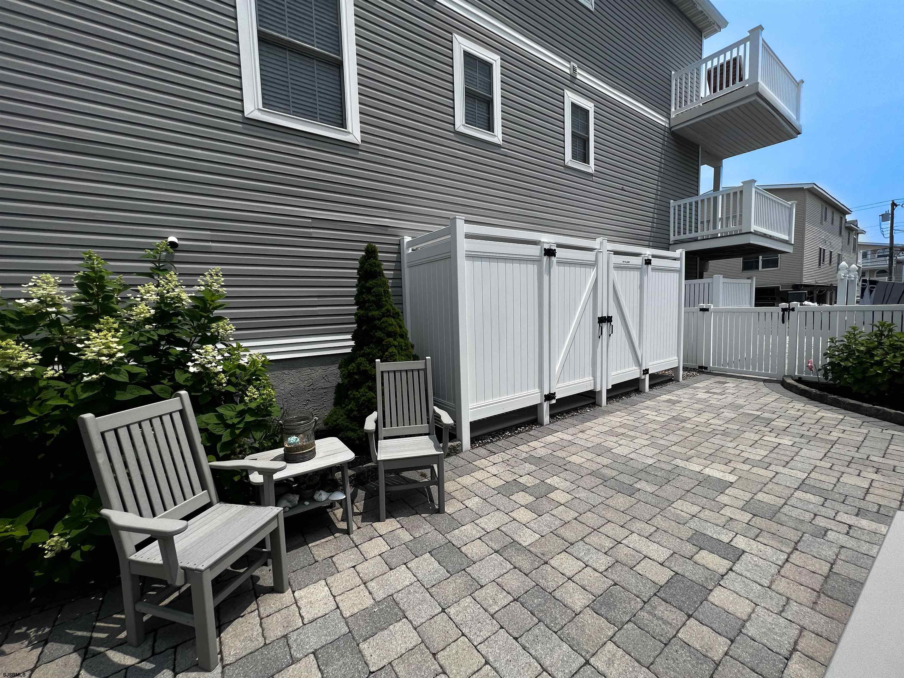 4221 Asbury Ave Unit: 1