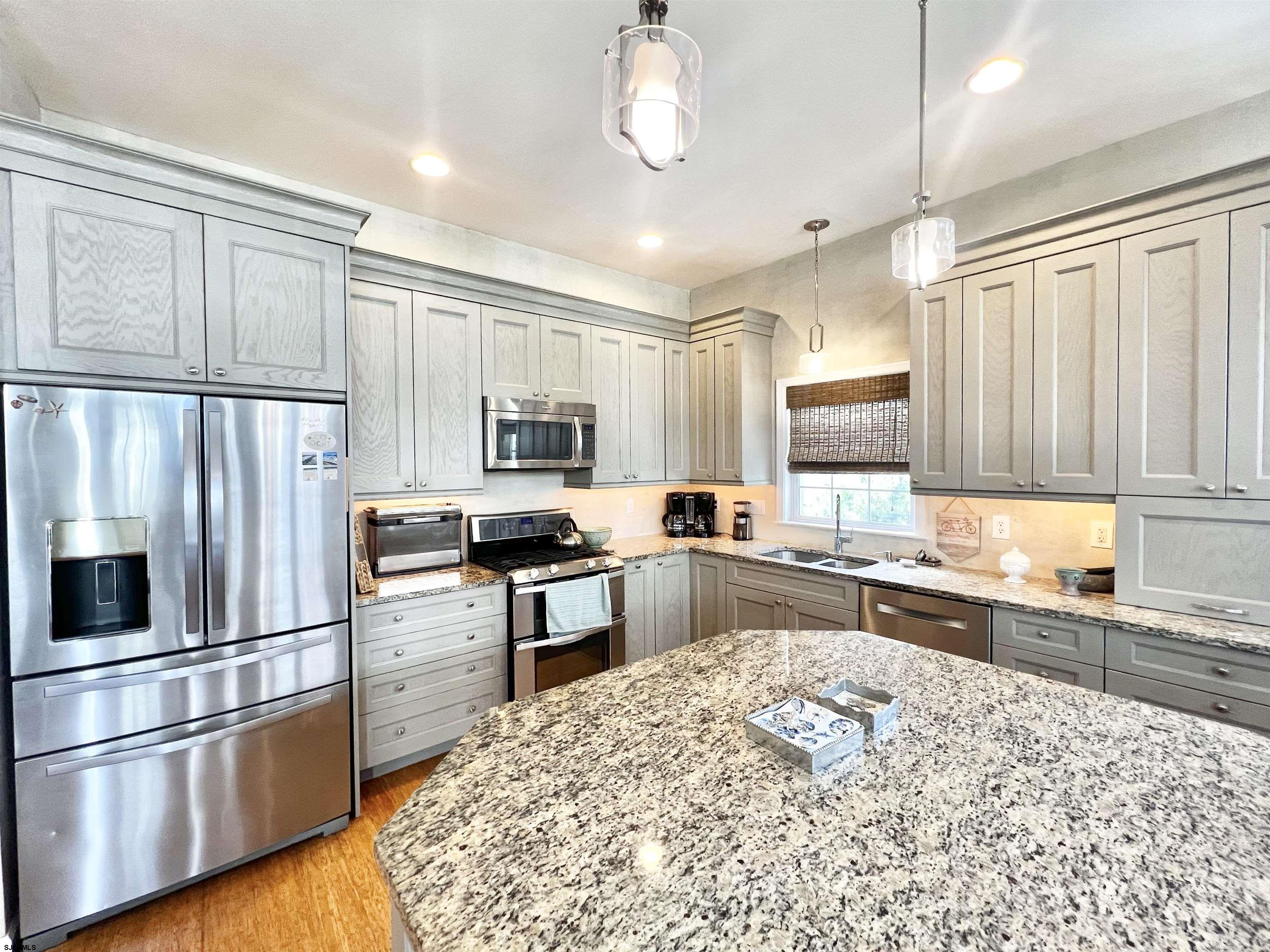 4221 Asbury Ave Unit: 1