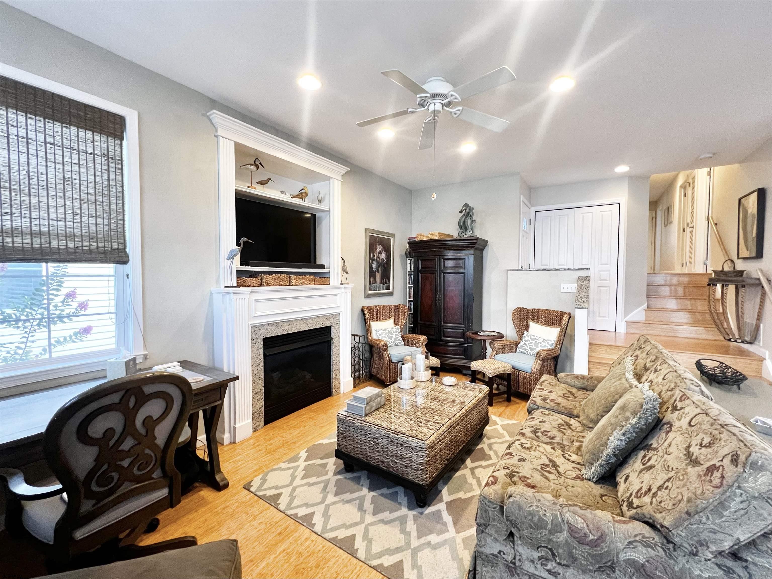 4221 Asbury Ave Unit: 1