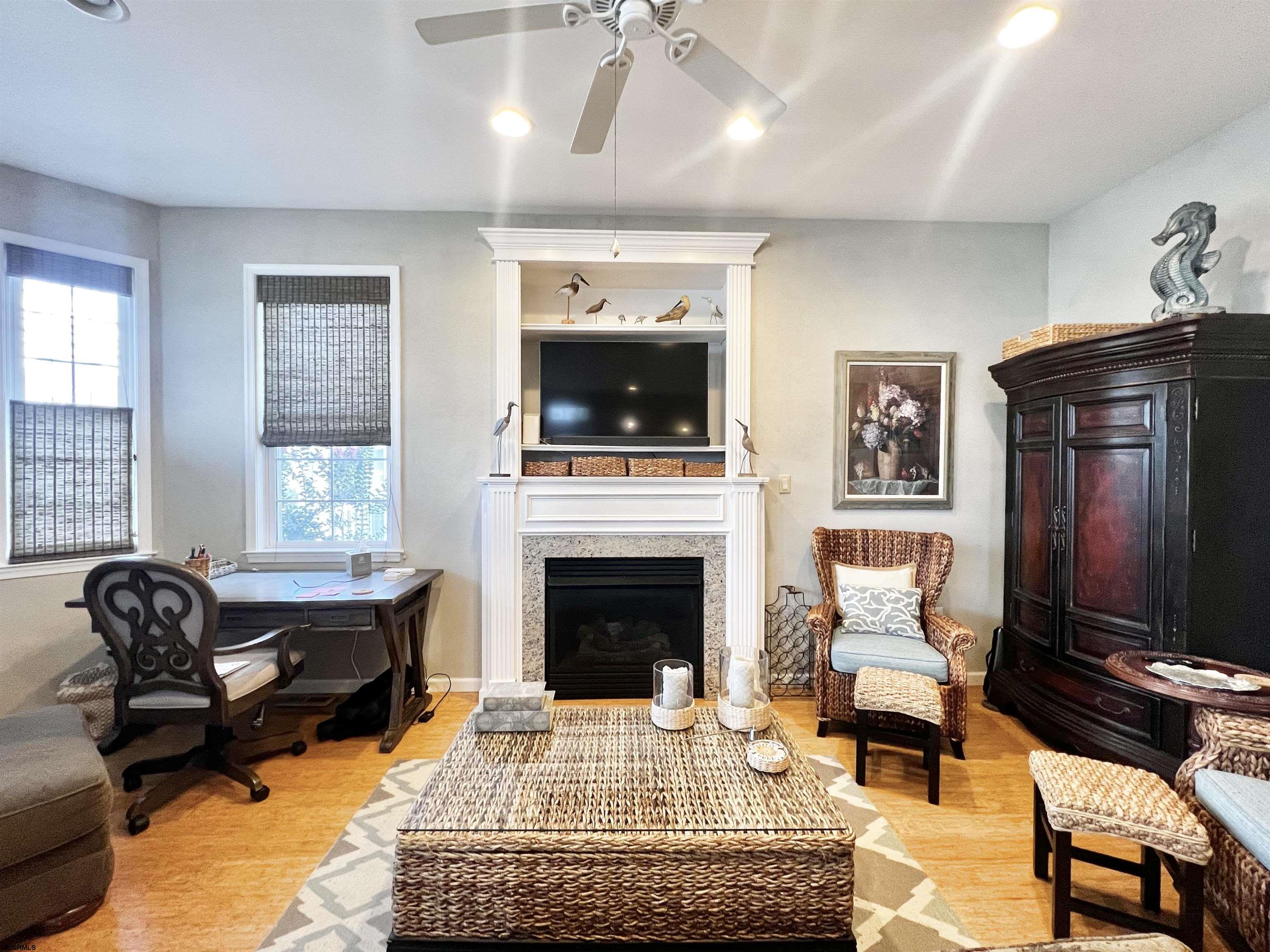 4221 Asbury Ave Unit: 1