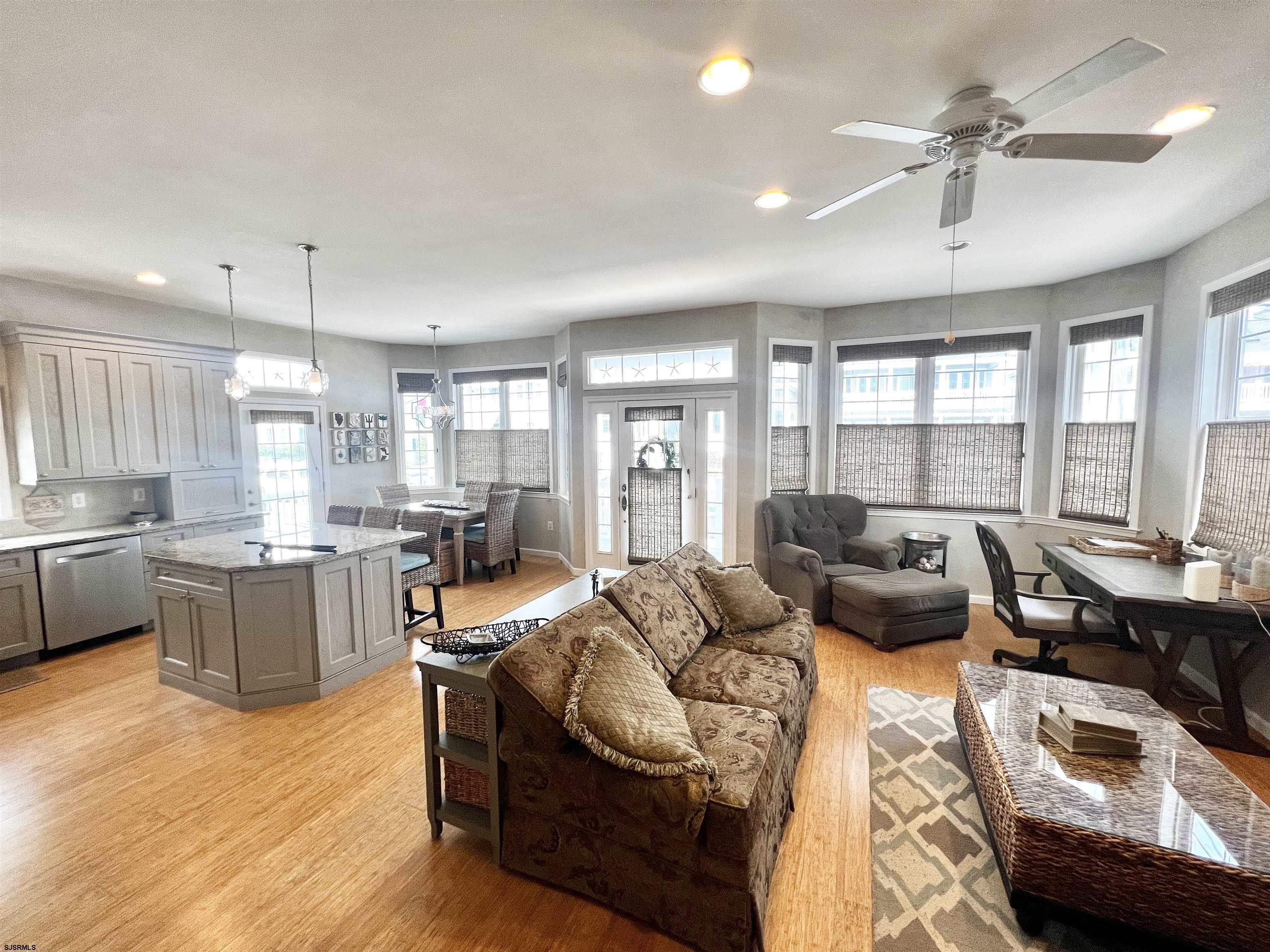 4221 Asbury Ave Unit: 1