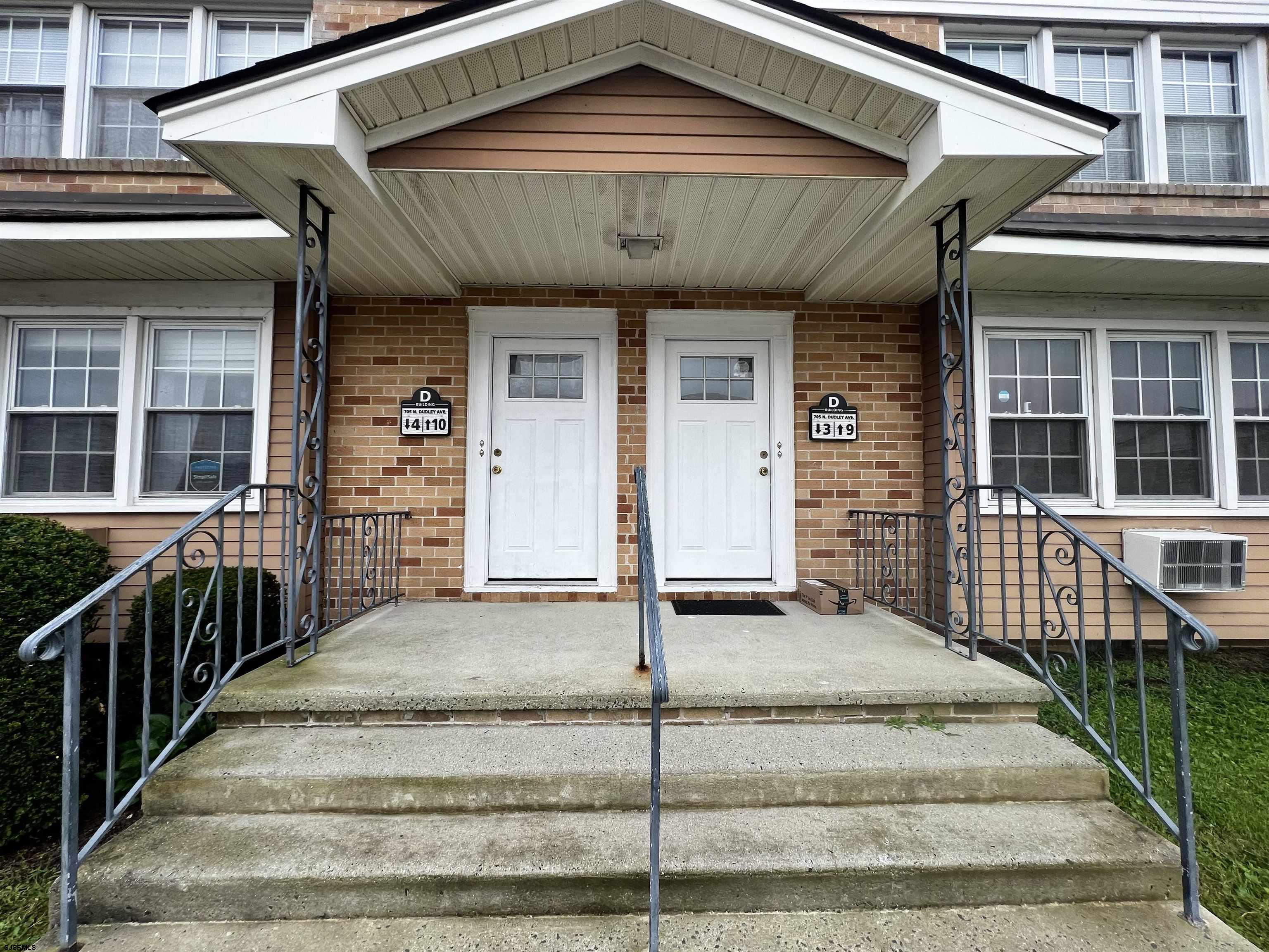 705 N Dudley Ave Unit: D10