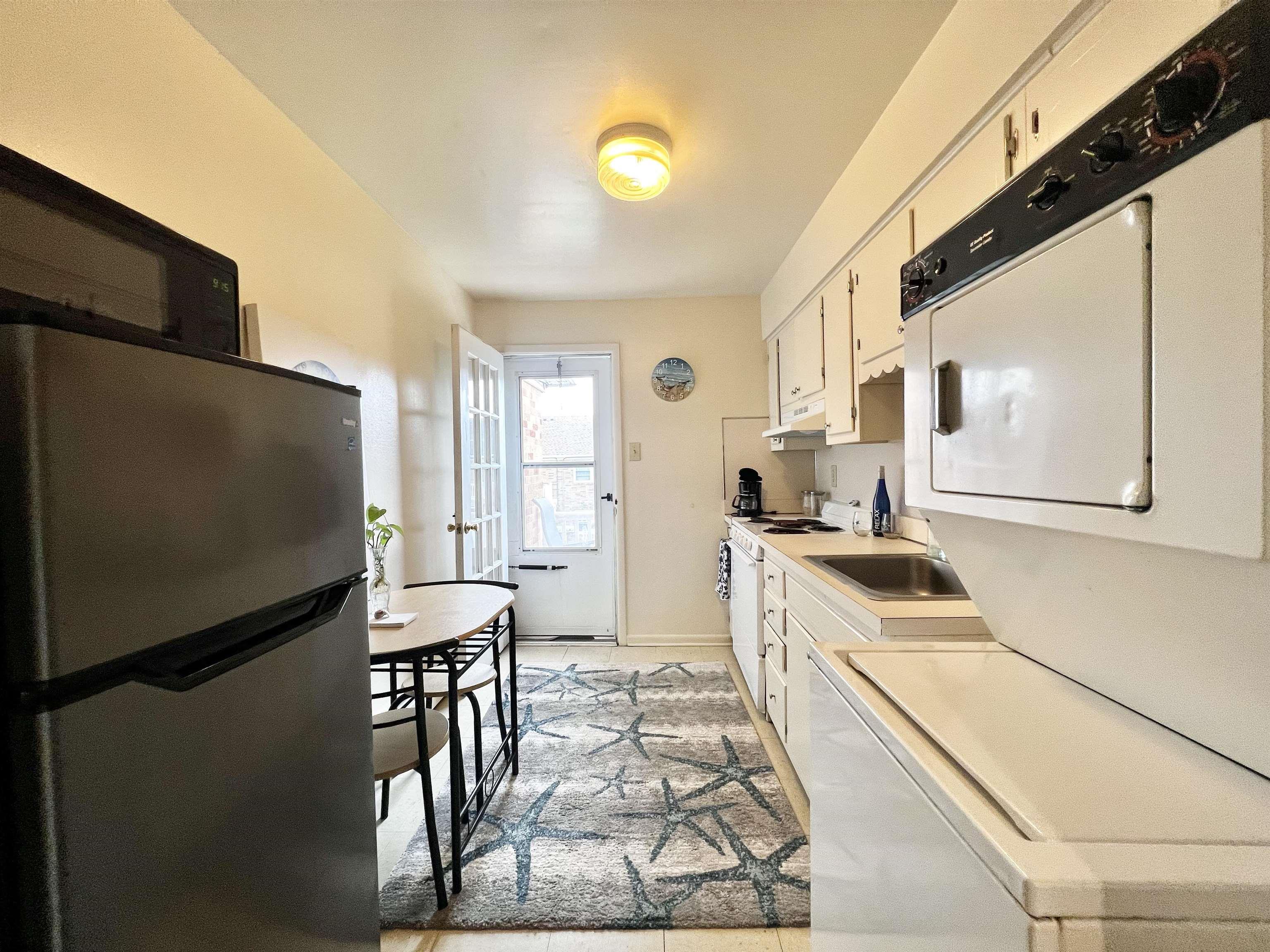 705 N Dudley Ave Unit: D10