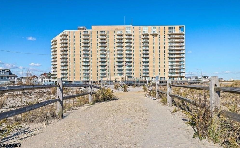 322 Boardwalk Unit: 707