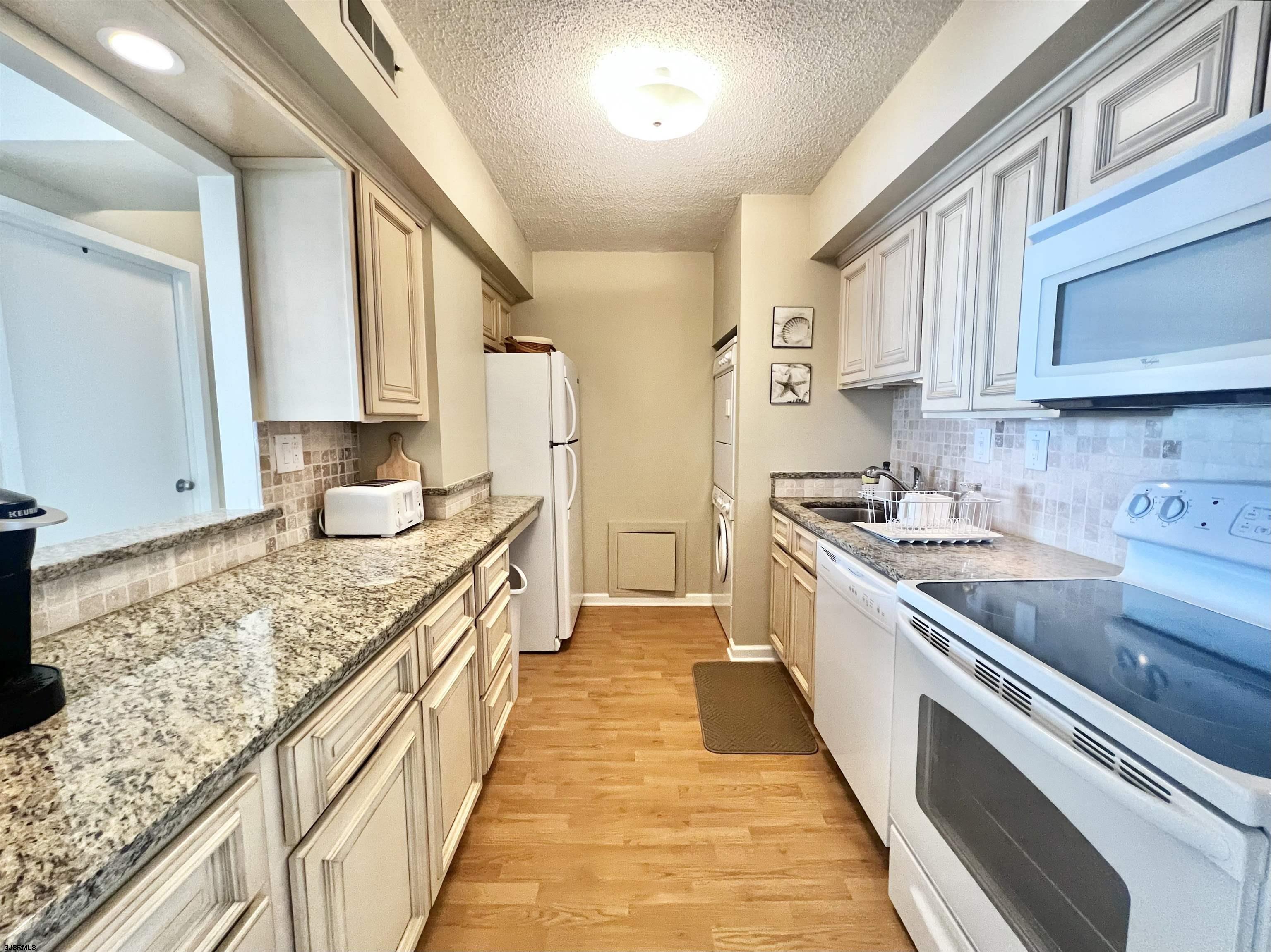 322 Boardwalk Unit: 707