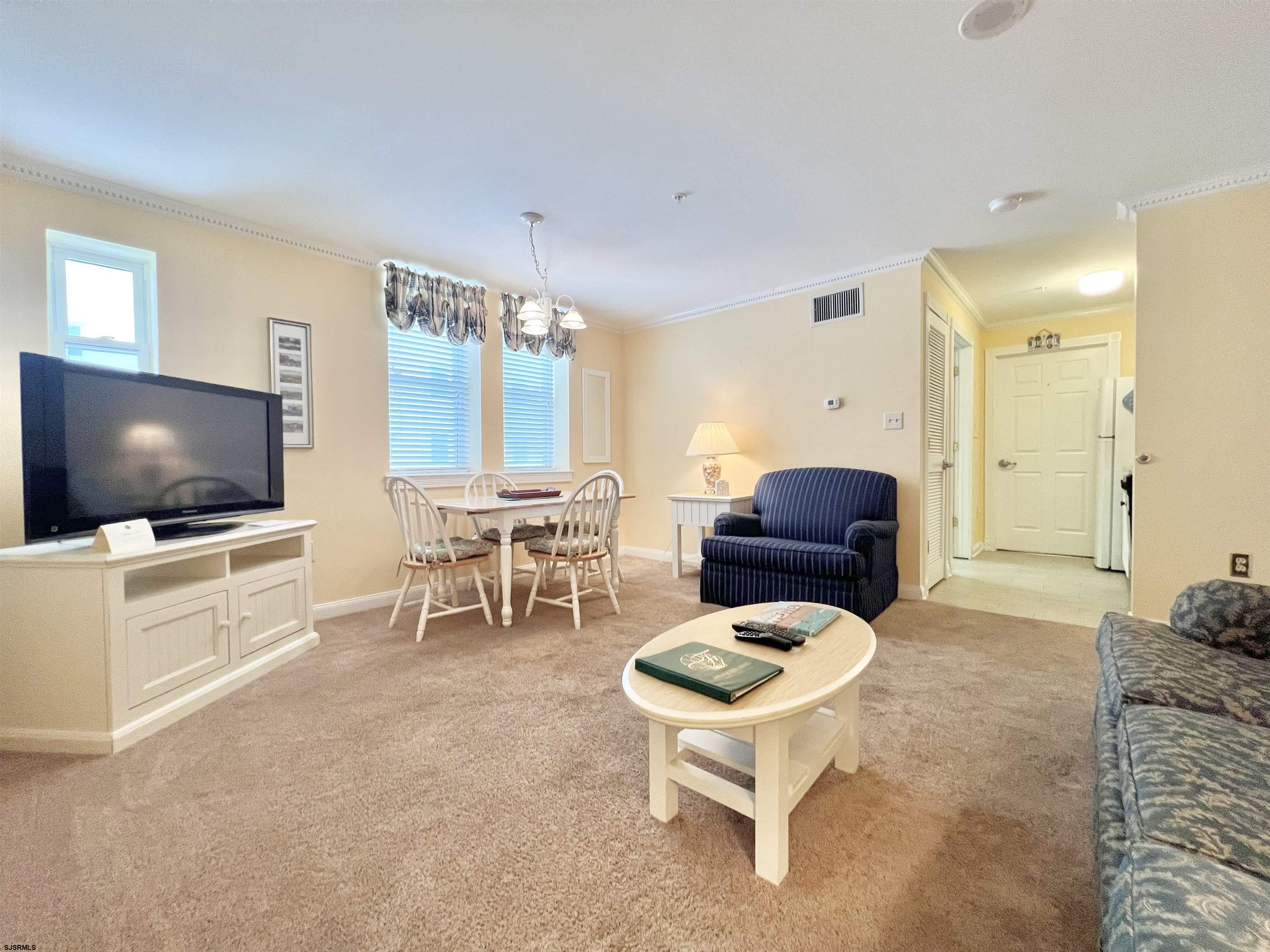 719 E 11th Street Unit: 515