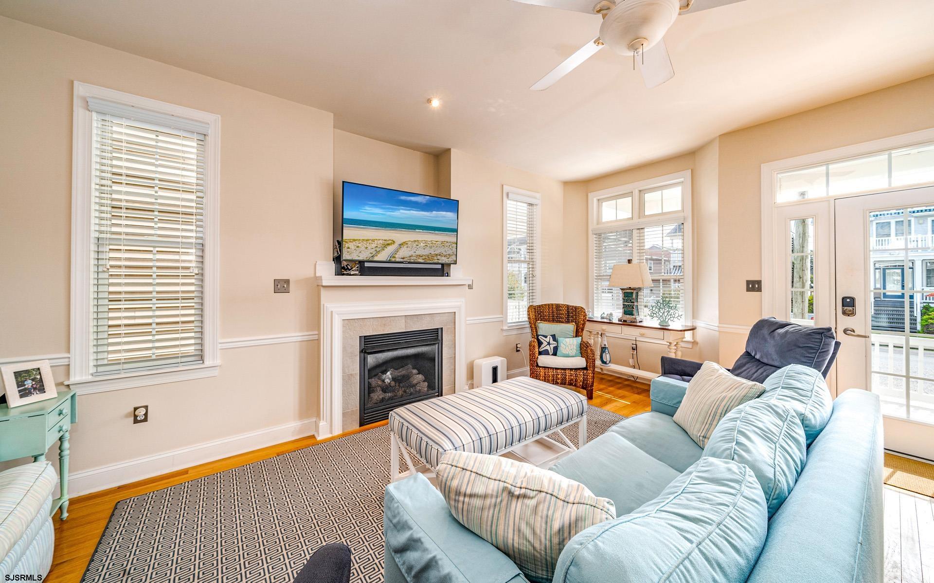 2728 Asbury Ave Unit: 1