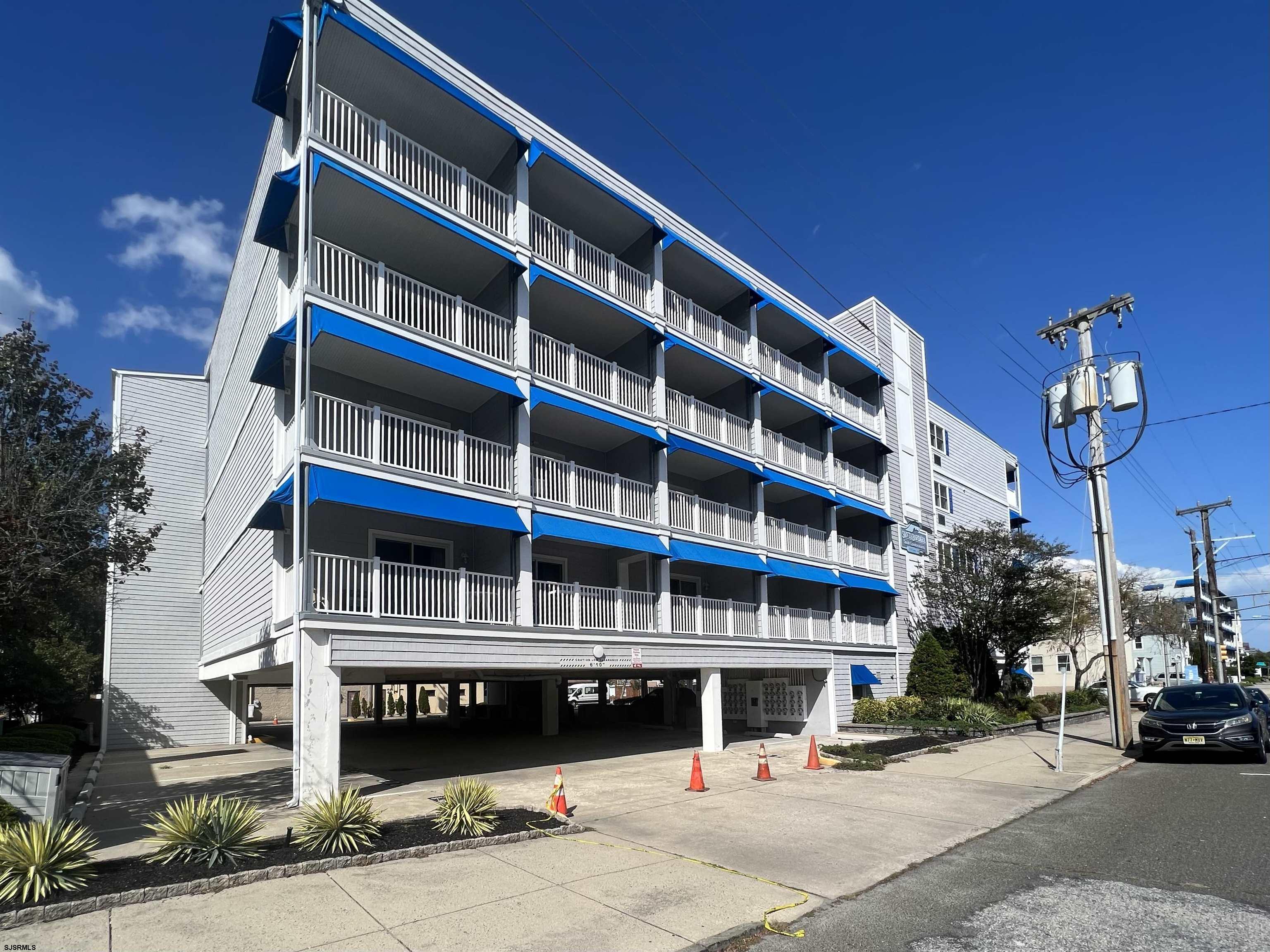 1008 Wesley Ave Unit: 201