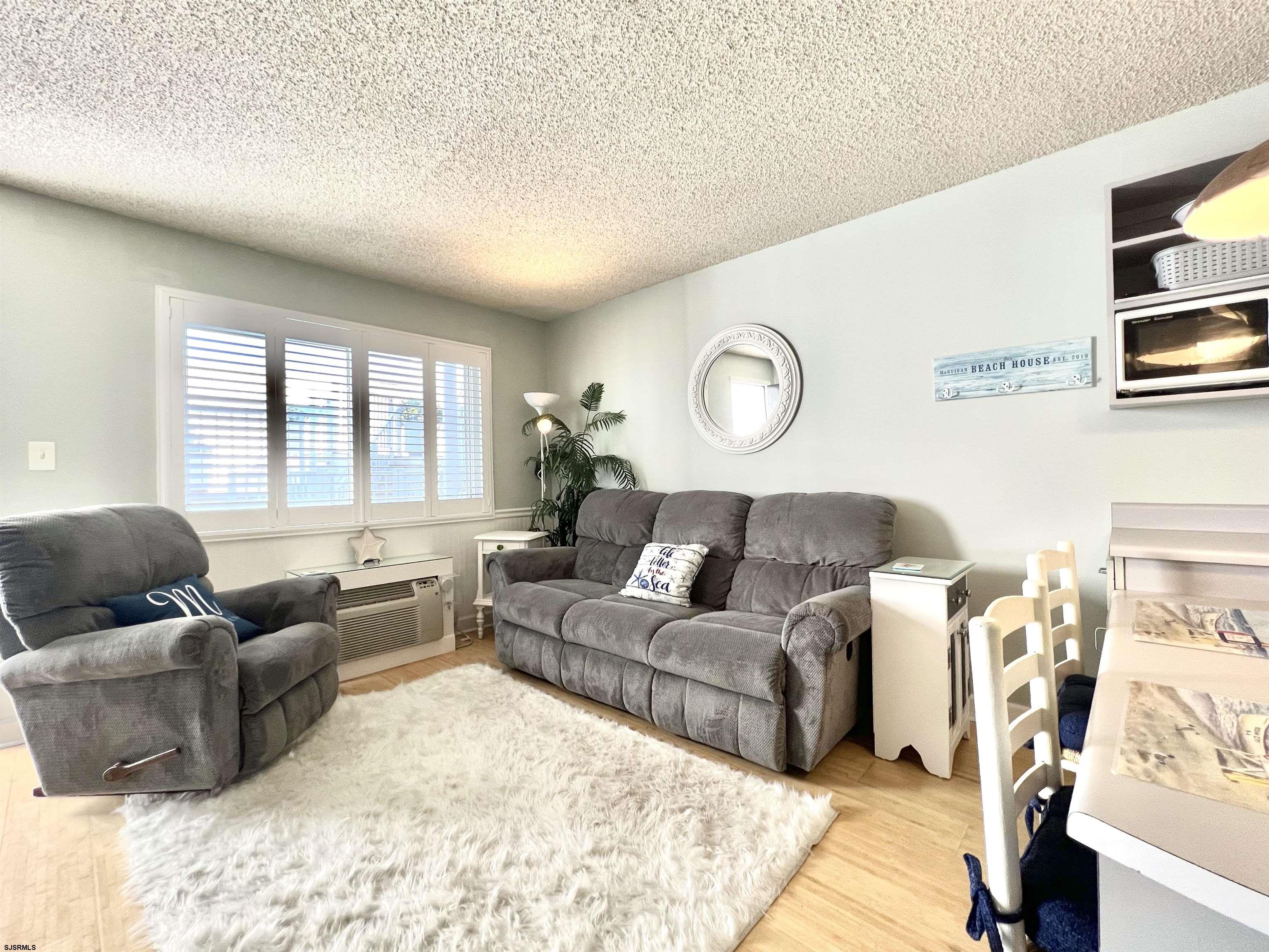 1008 Wesley Ave Unit: 201