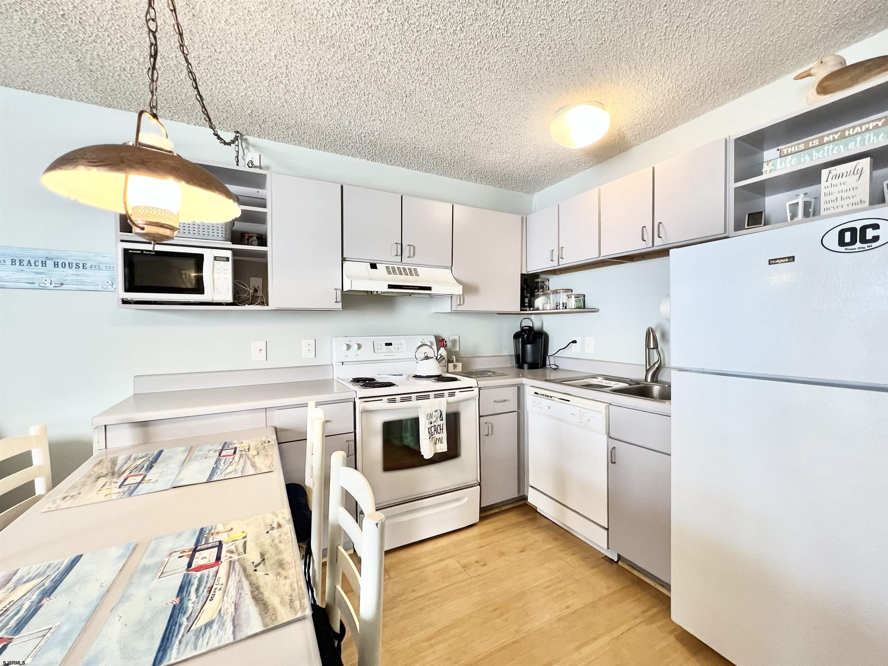 1008 Wesley Ave Unit: 201