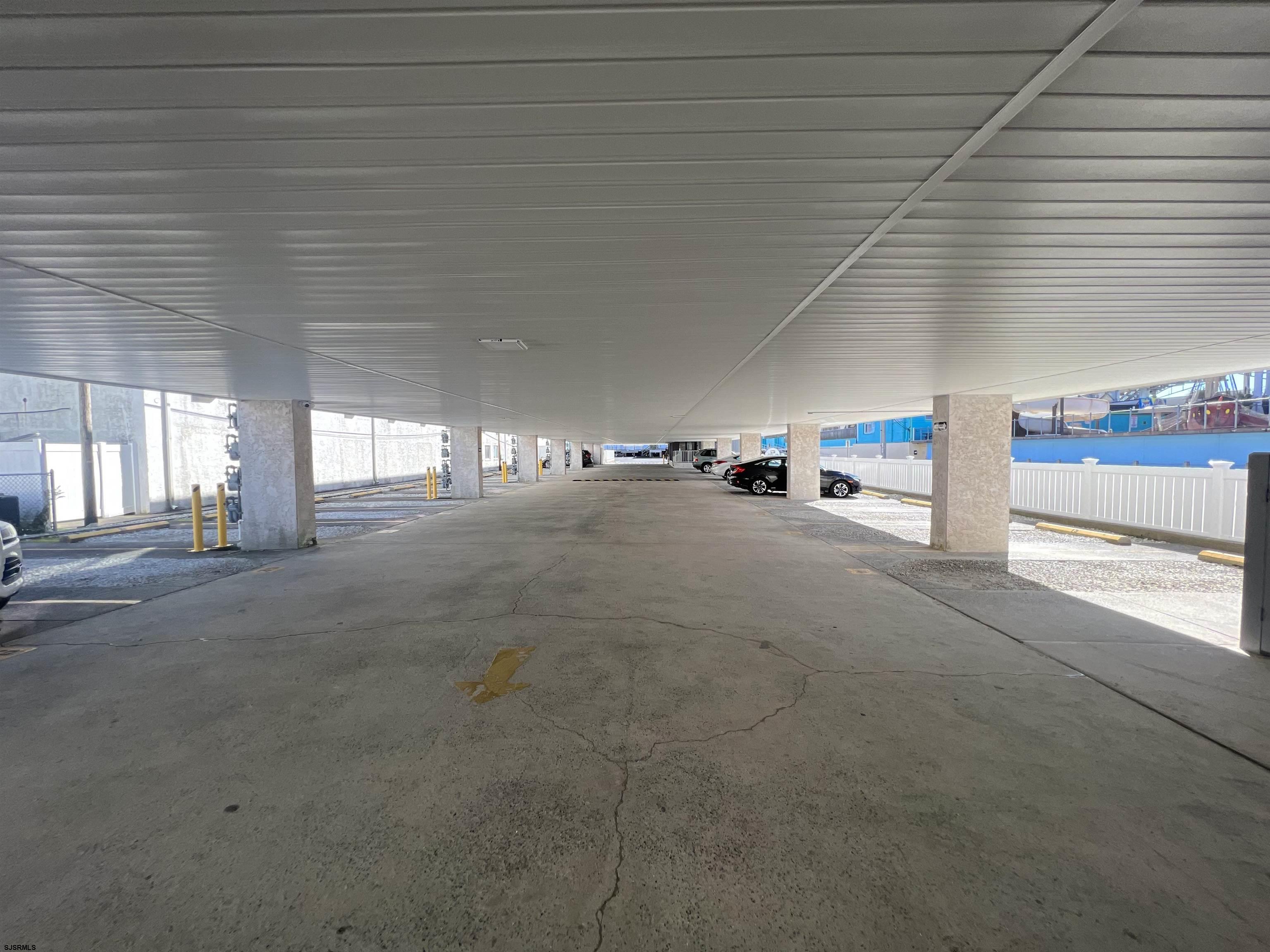 853-71 Plymouth Pl Unit: 10