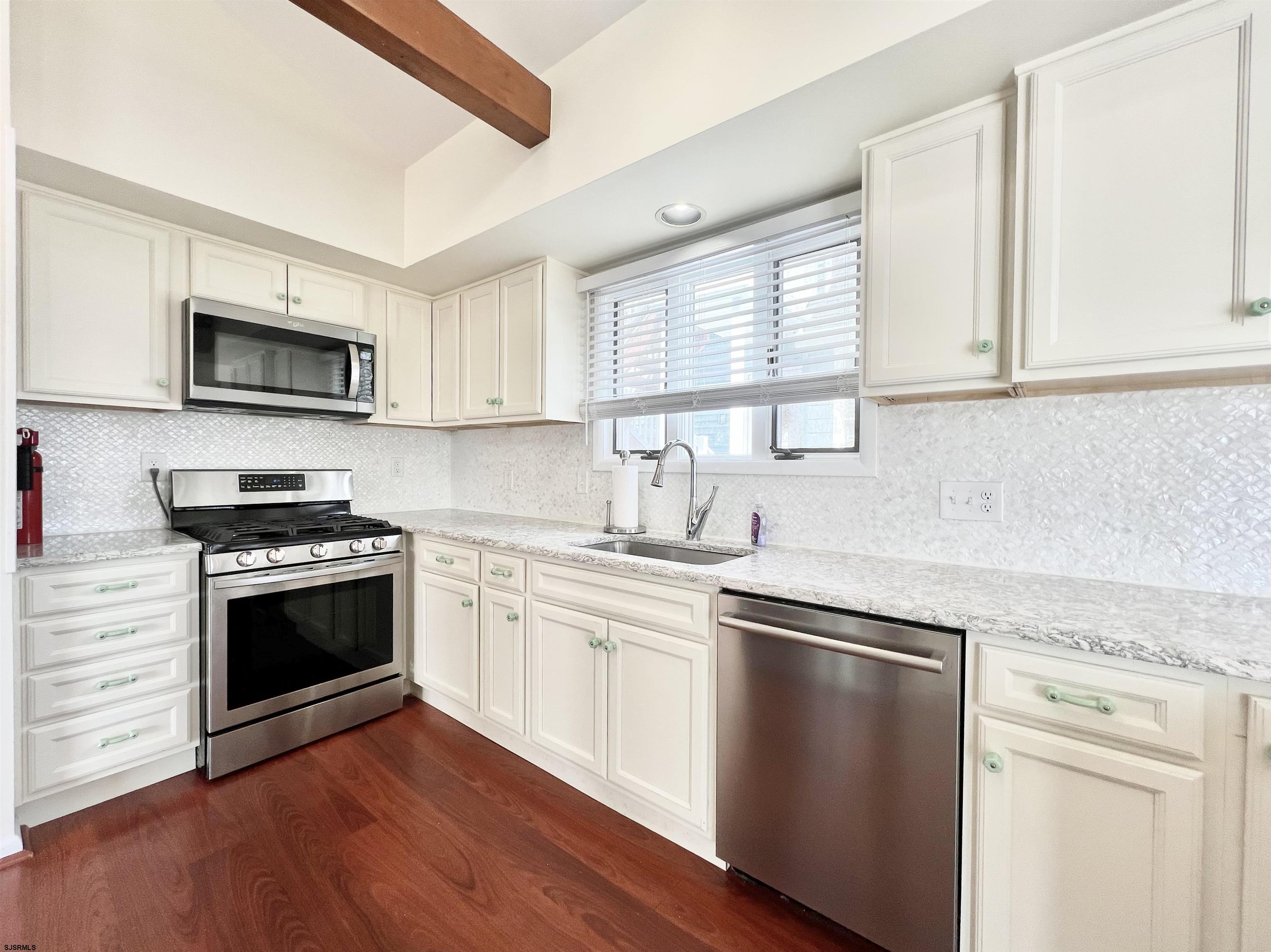 2962 West Ave Unit: 2