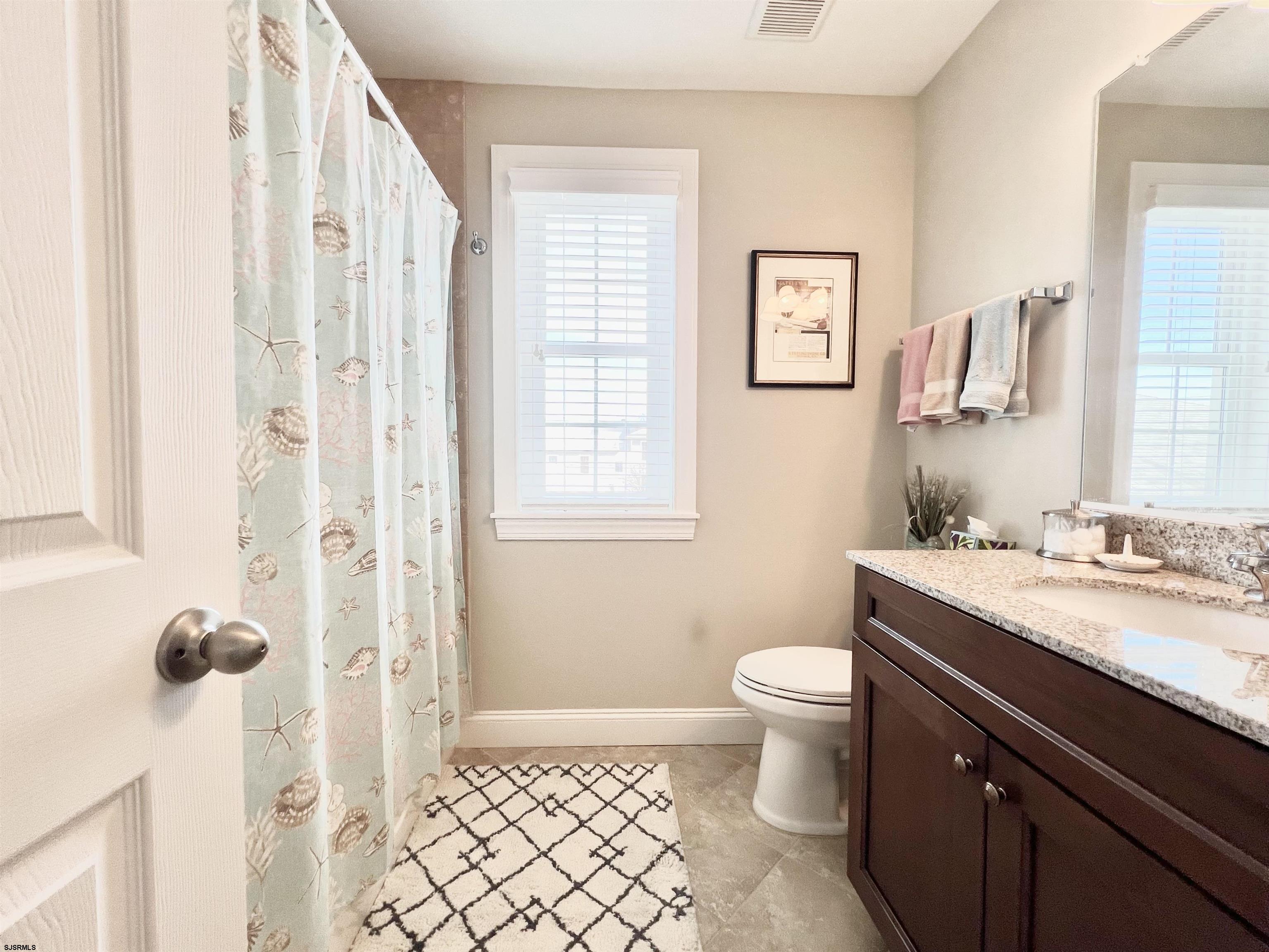 1611 Asbury Ave Unit: 2