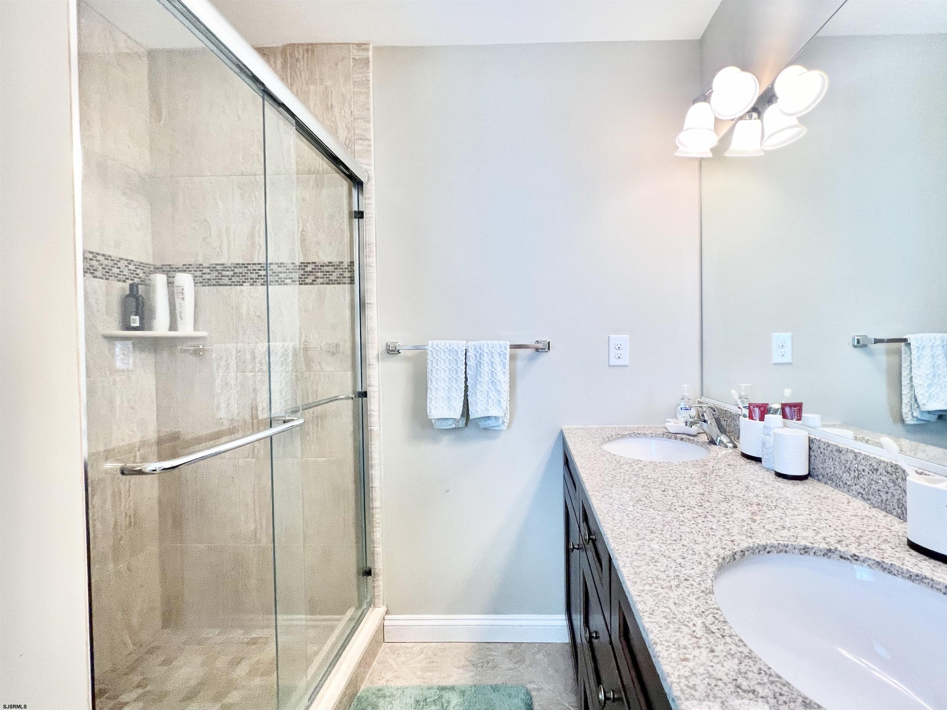 1611 Asbury Ave Unit: 2