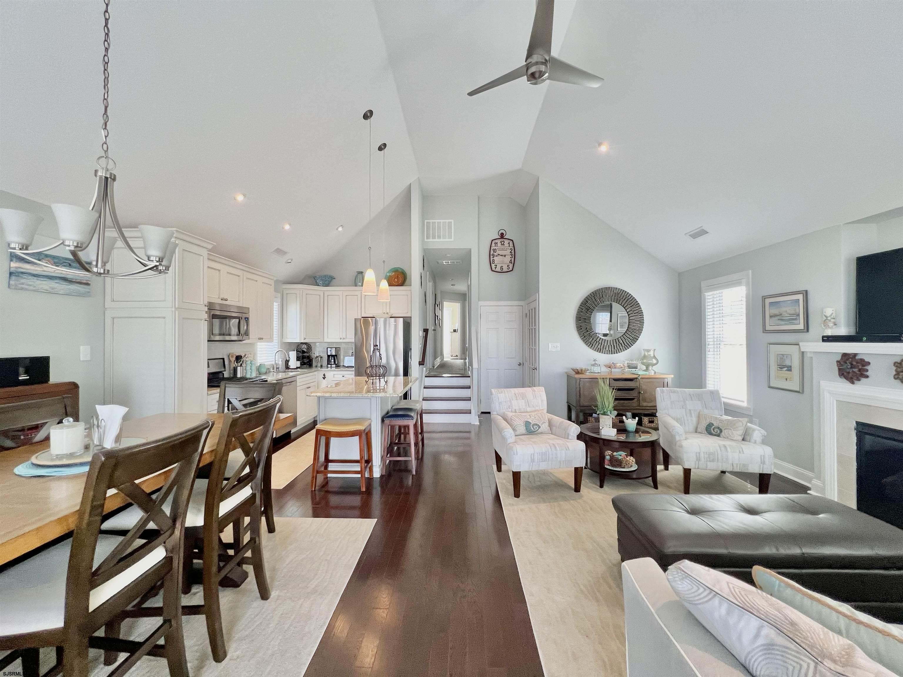 1611 Asbury Ave Unit: 2