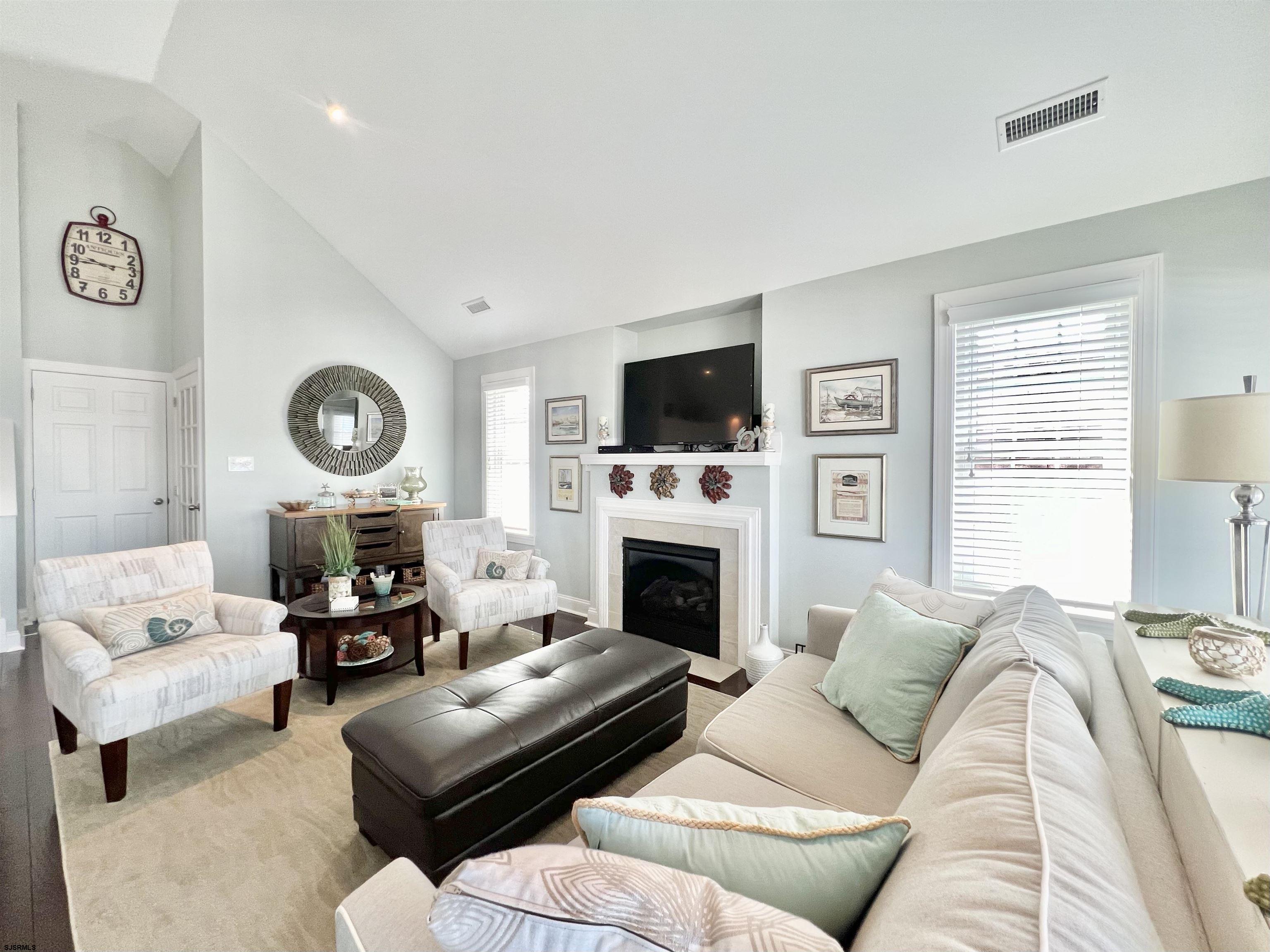 1611 Asbury Ave Unit: 2